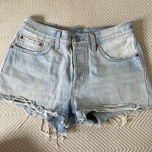 Levi’s cutoff Jean shorts